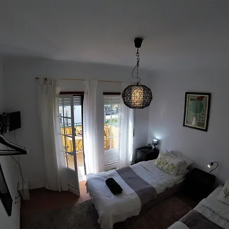 Surf 2 ゲストハウス *