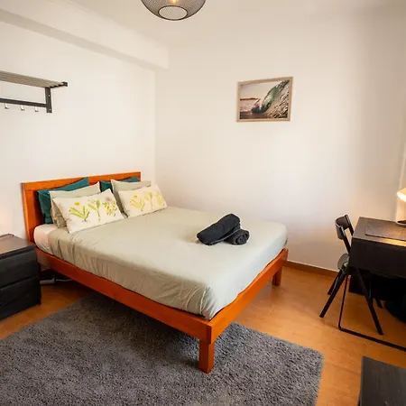 ゲストハウス Surf 2 *