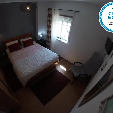 Surf 2 Gæstehus Peniche