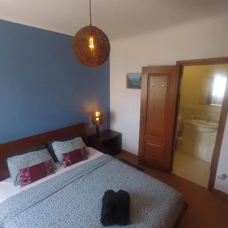 Casa de hóspedes Surf 2 *