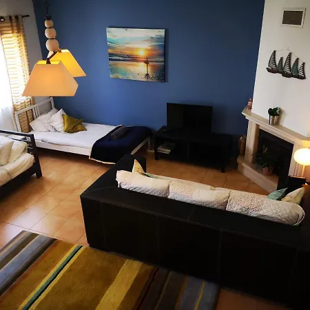 Casa de hóspedes Surf 2 *